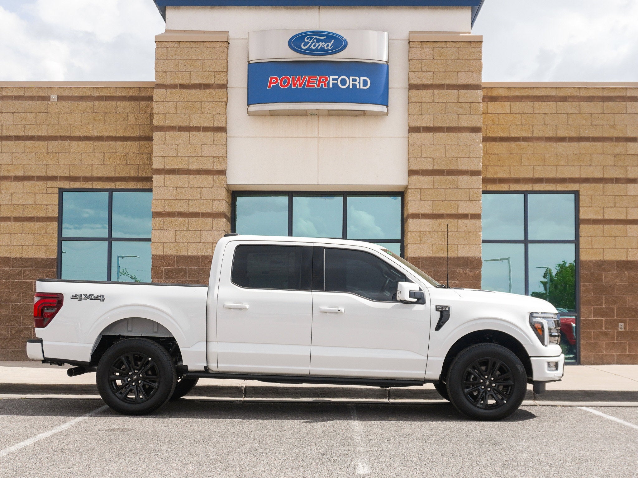 2025 Ford F-150 Platinum