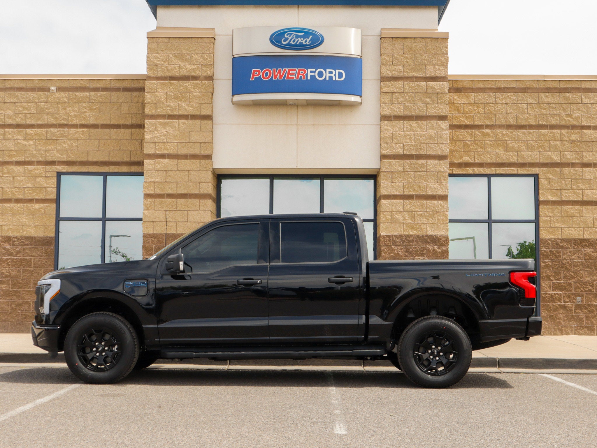 2025 Ford F-150 Lightning XLT
