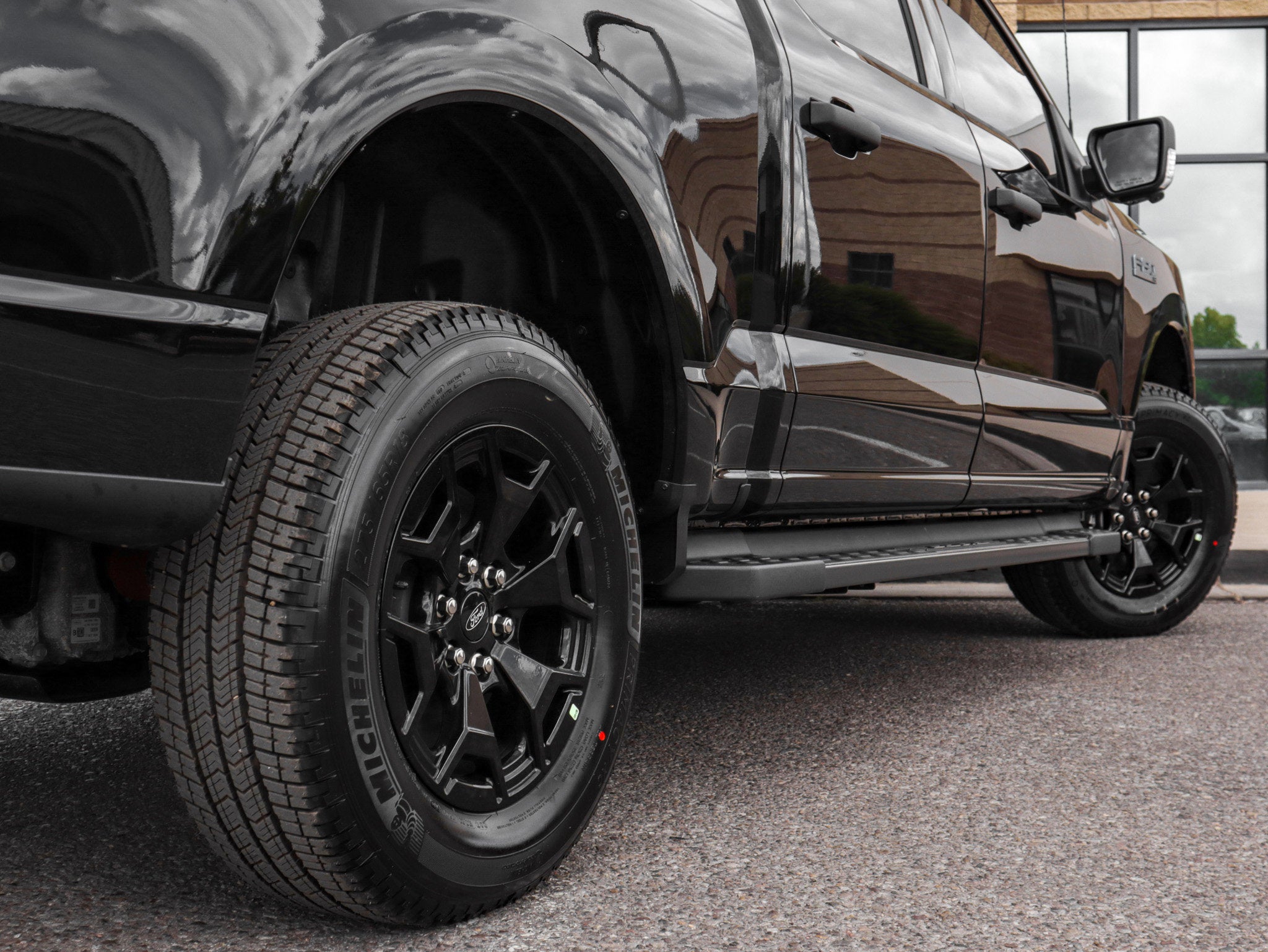 2025 Ford F-150 Lightning XLT