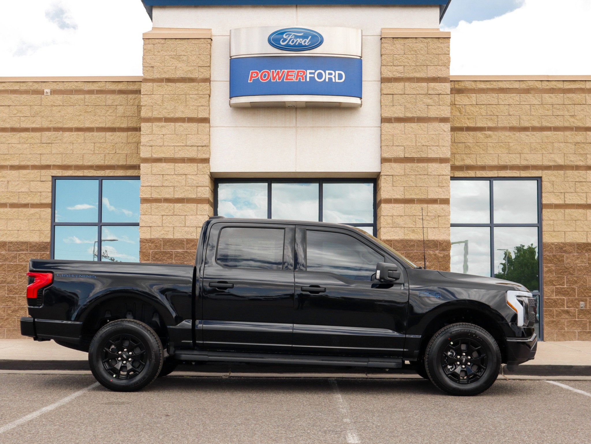 2025 Ford F-150 Lightning XLT