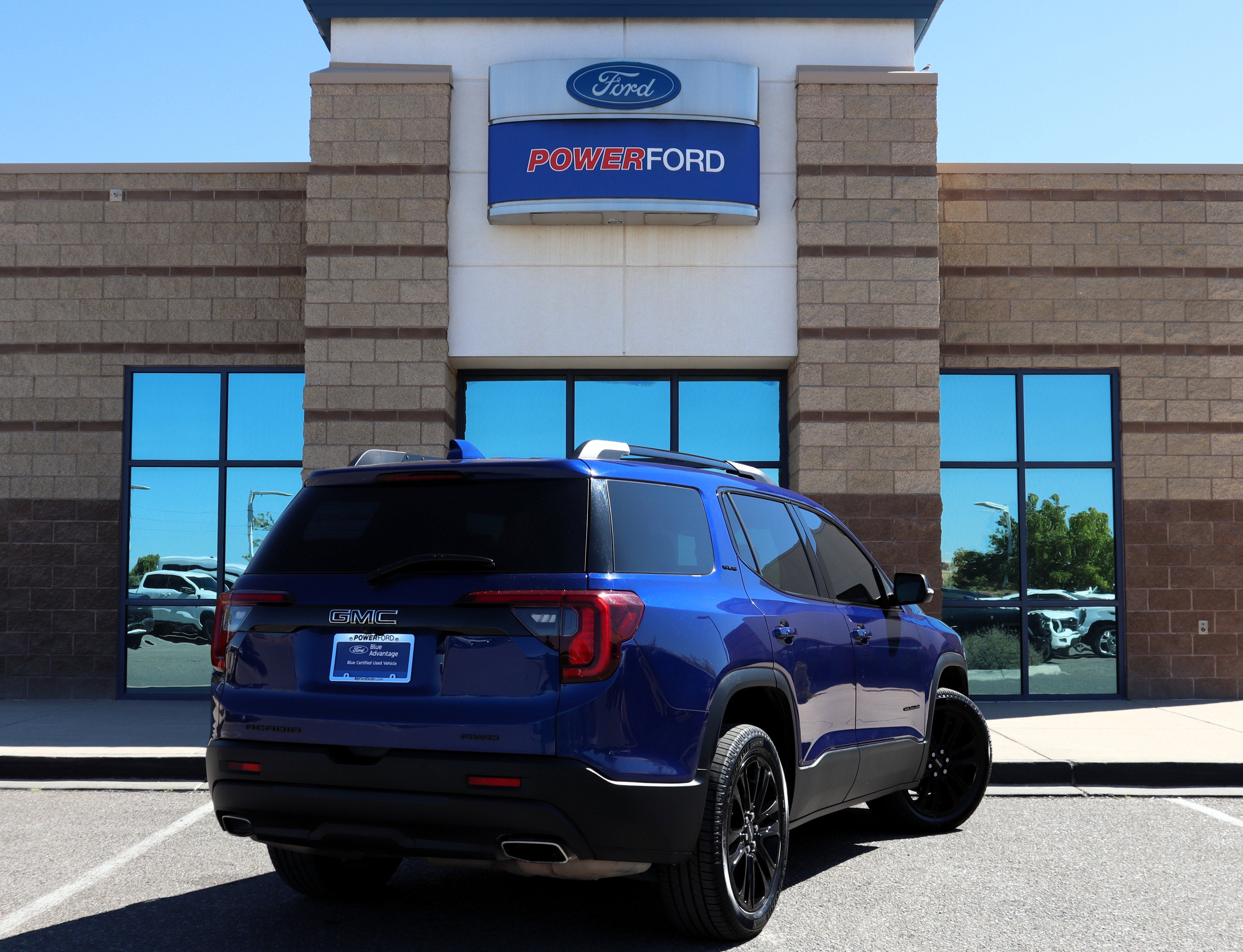 2023 GMC Acadia SLE