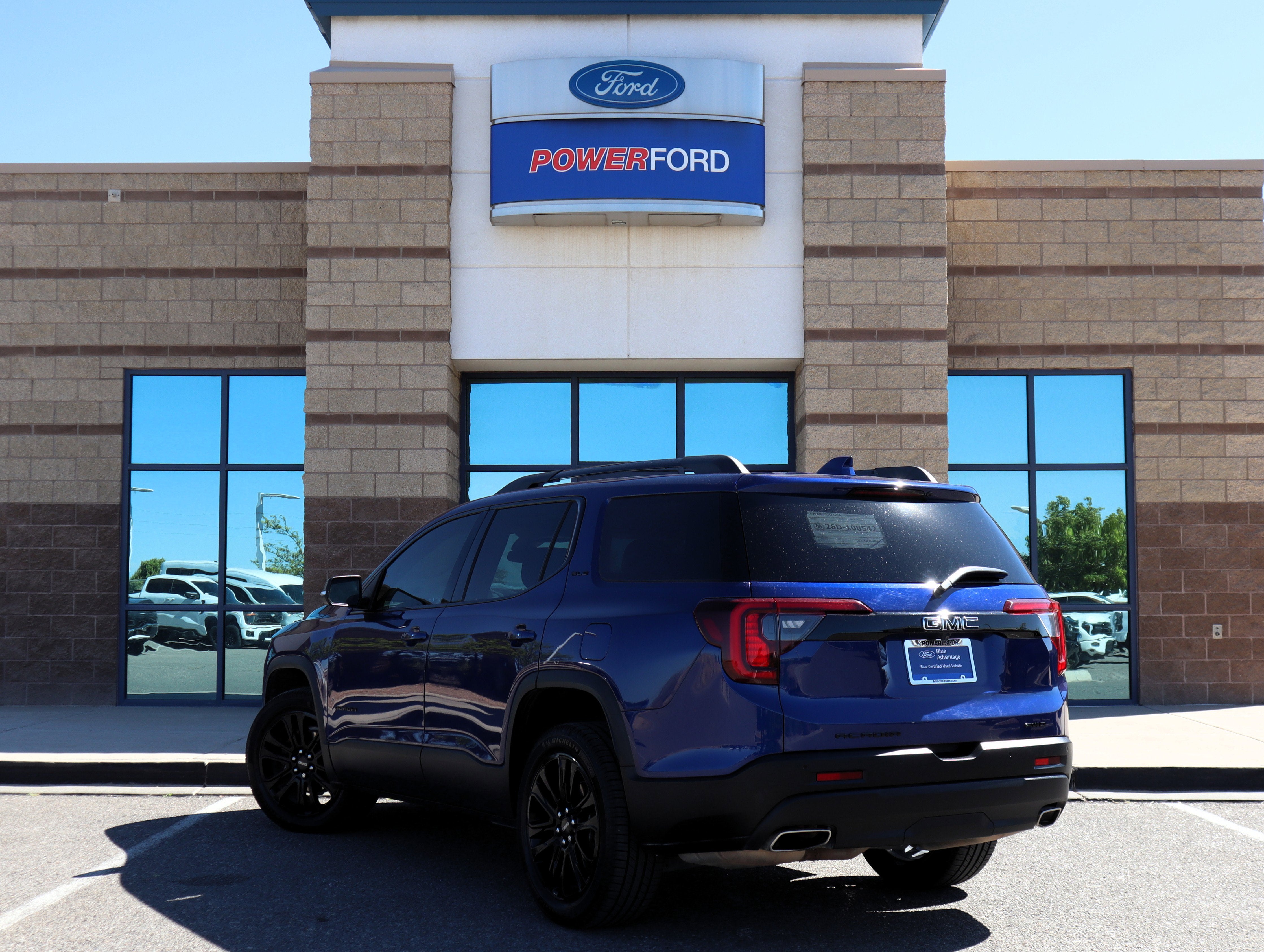 2023 GMC Acadia SLE