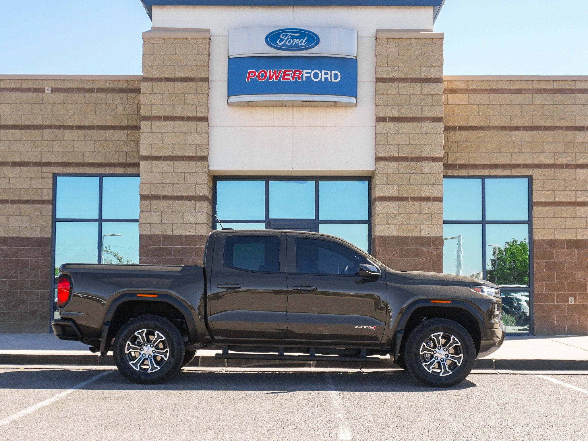 2024 GMC Canyon AT4