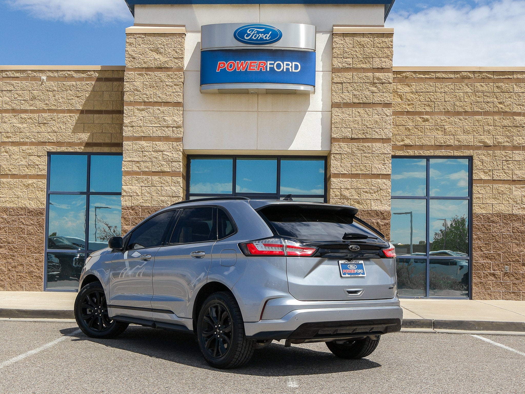 2023 Ford Edge SE