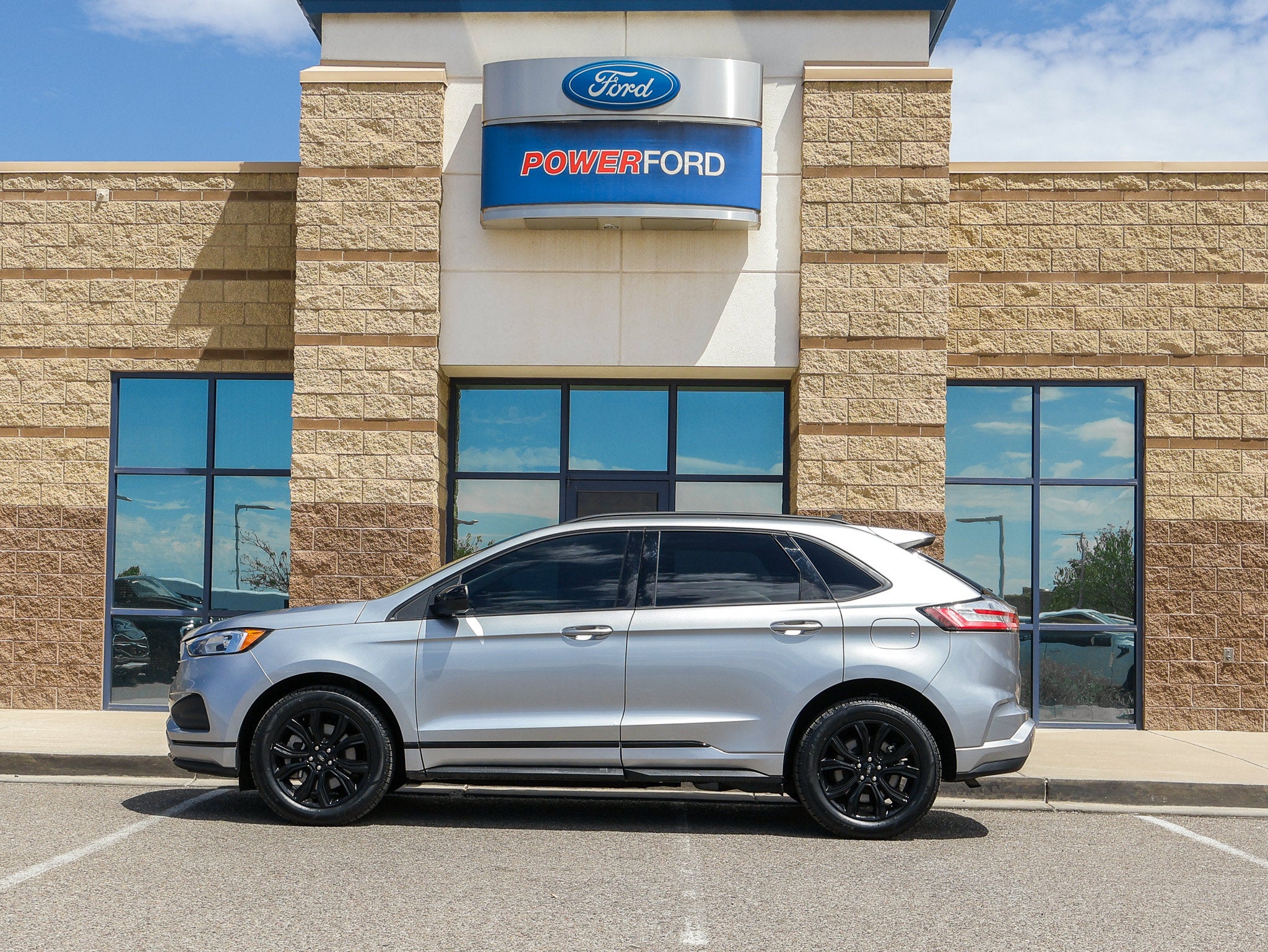 2023 Ford Edge SE