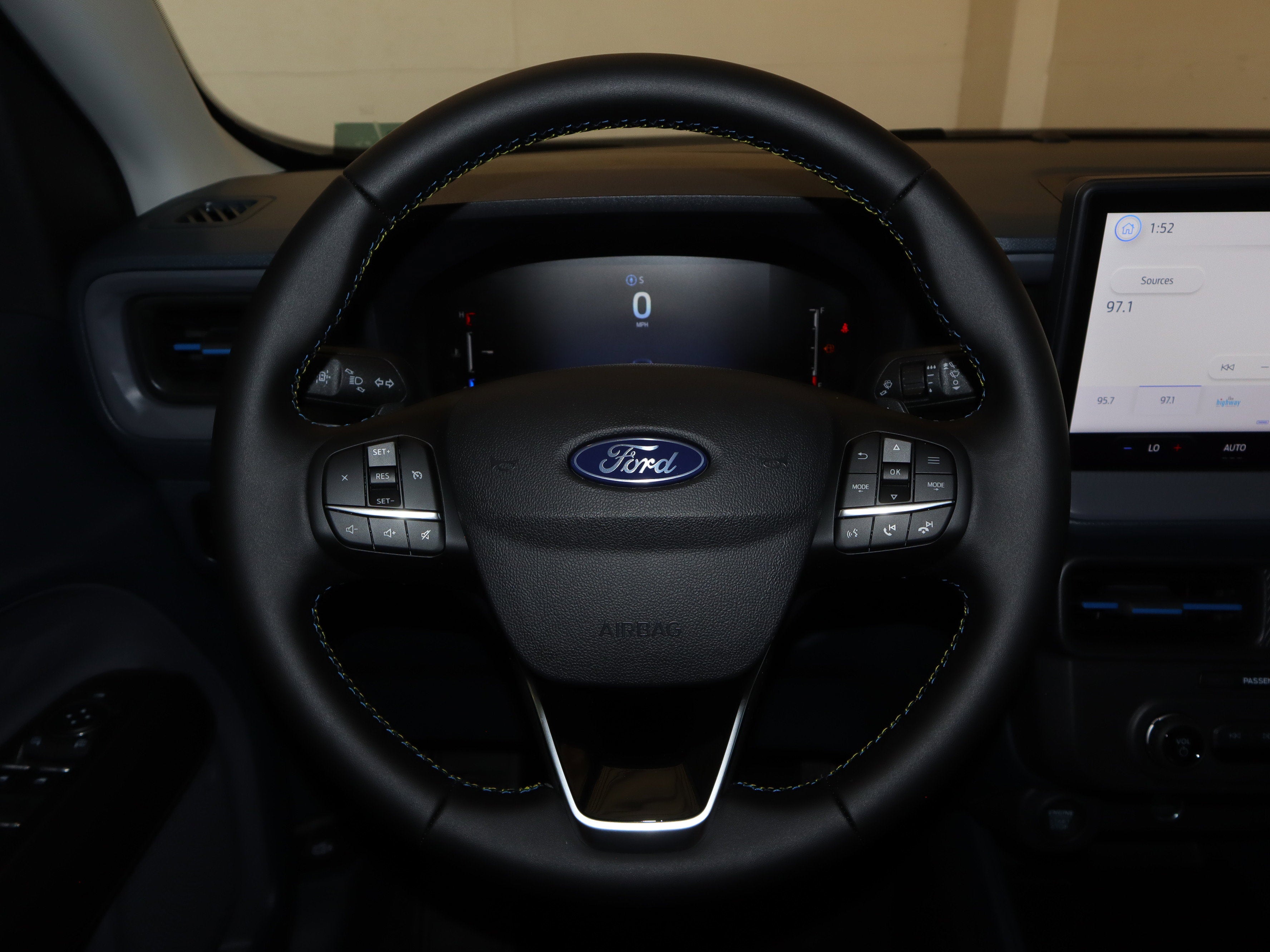 2025 Ford Maverick Lobo Standard