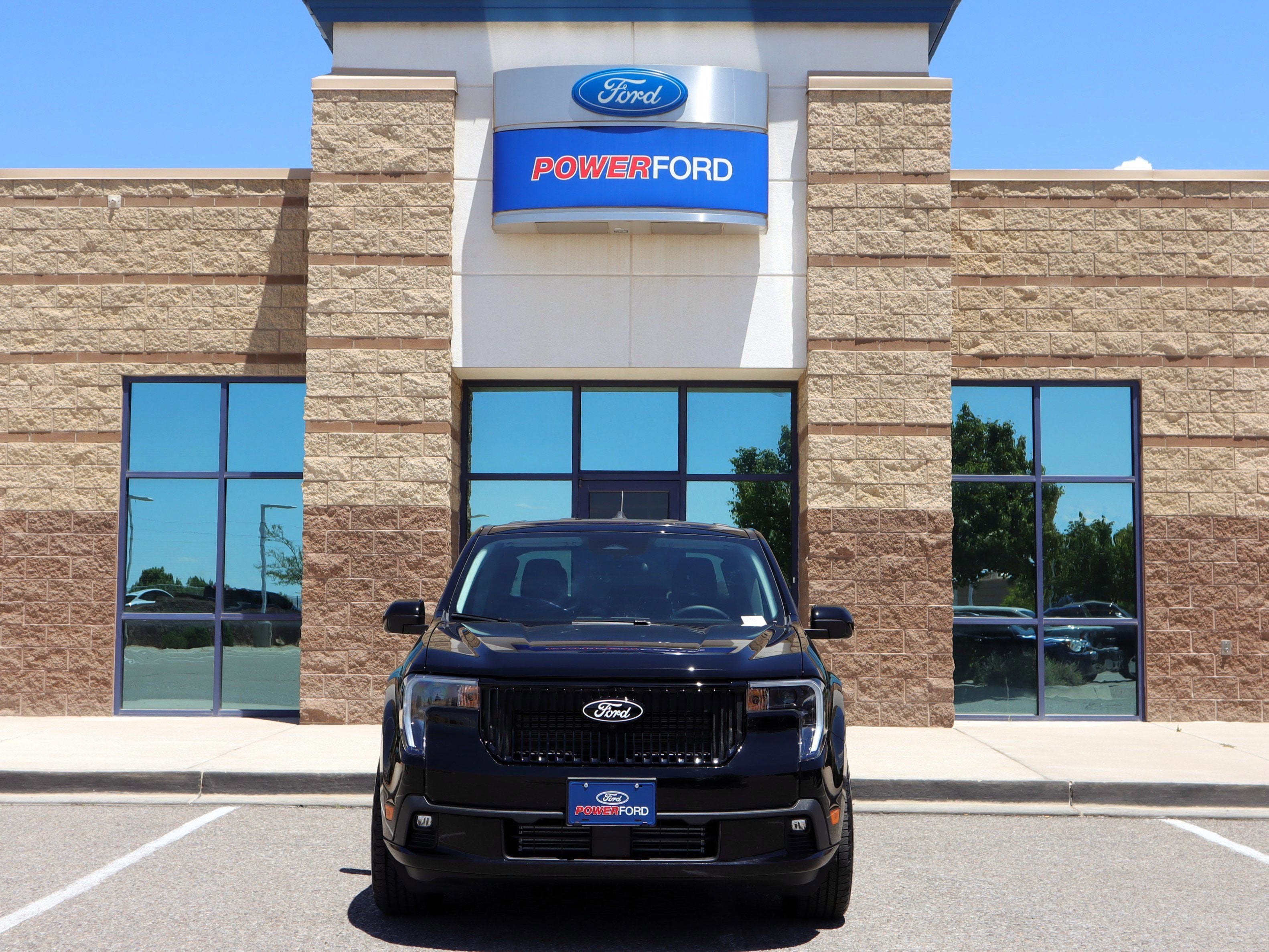 2025 Ford Maverick Lobo Standard