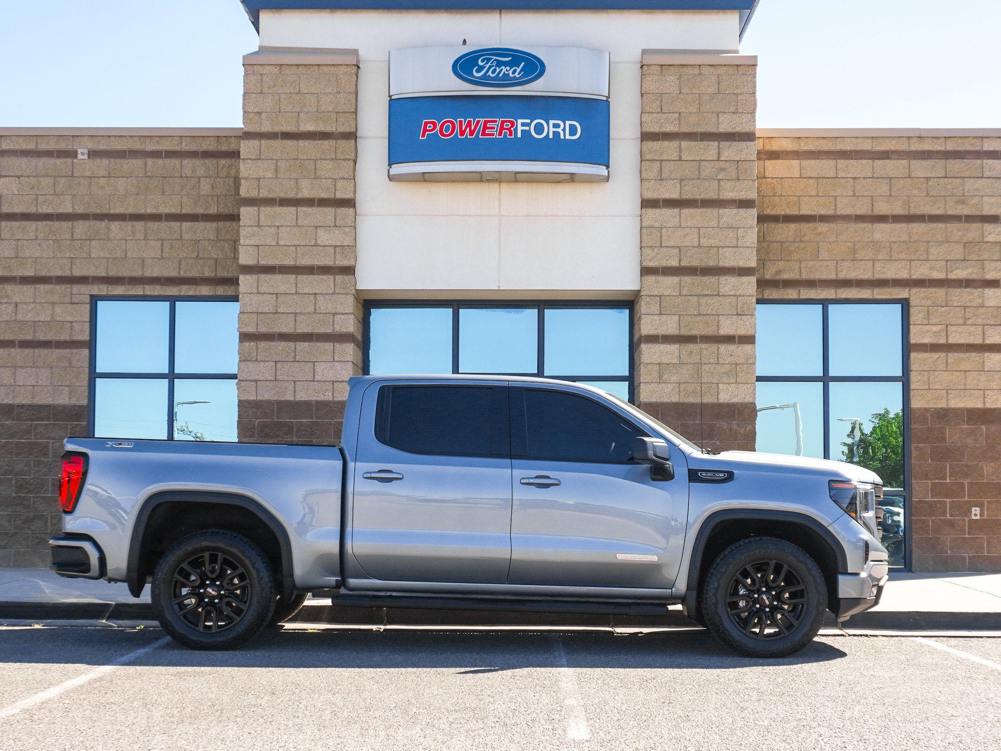 2025 GMC Sierra 1500 Elevation