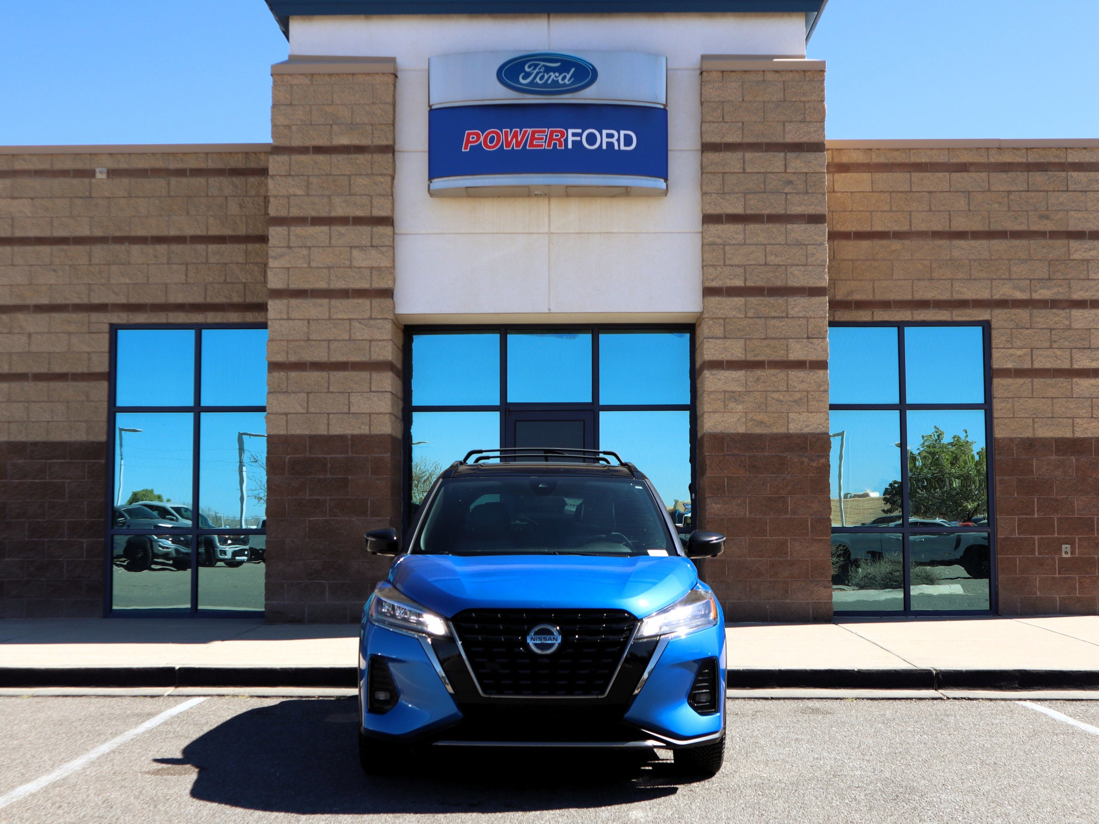 2021 Nissan Kicks SR