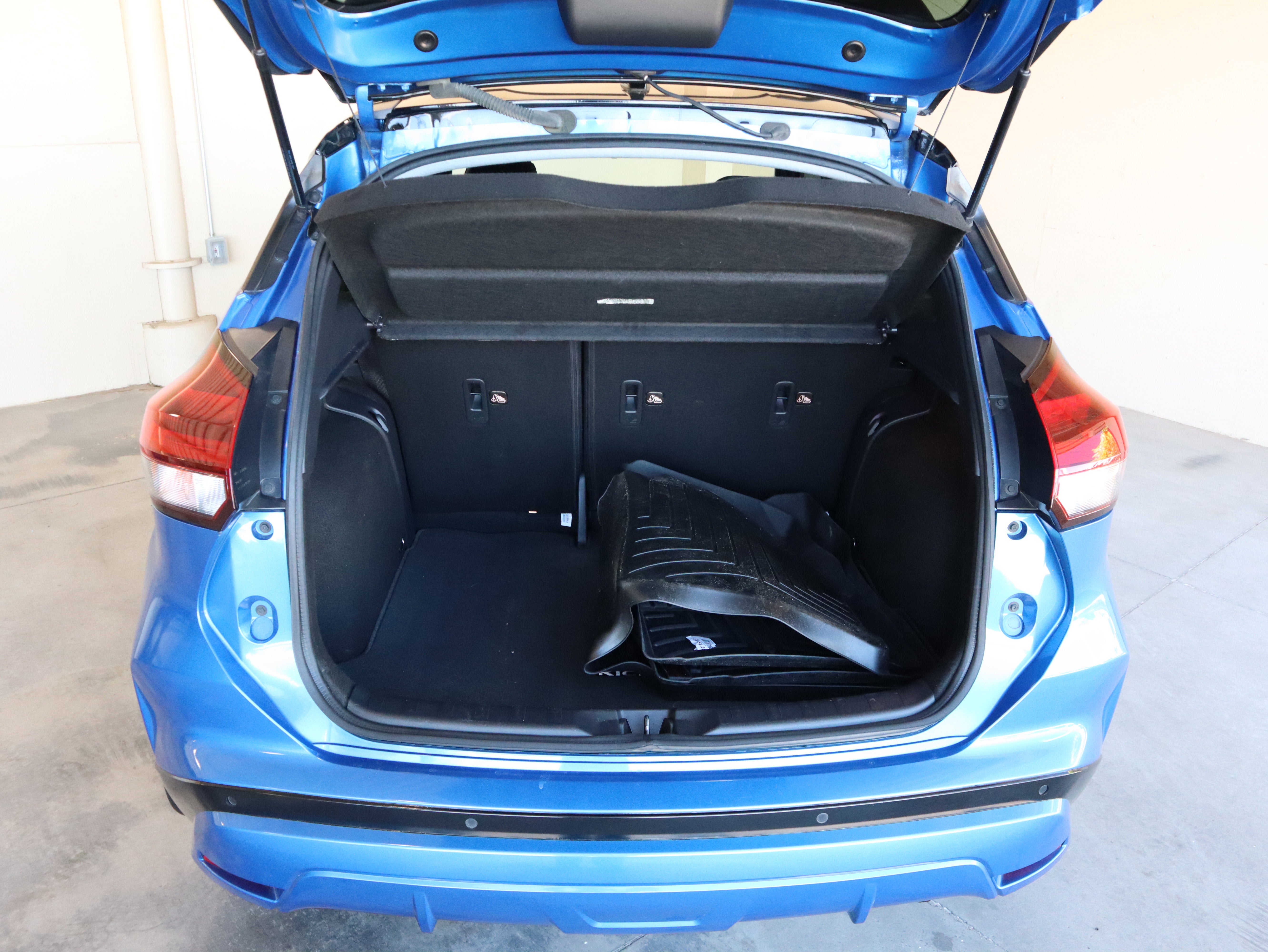 2021 Nissan Kicks SR