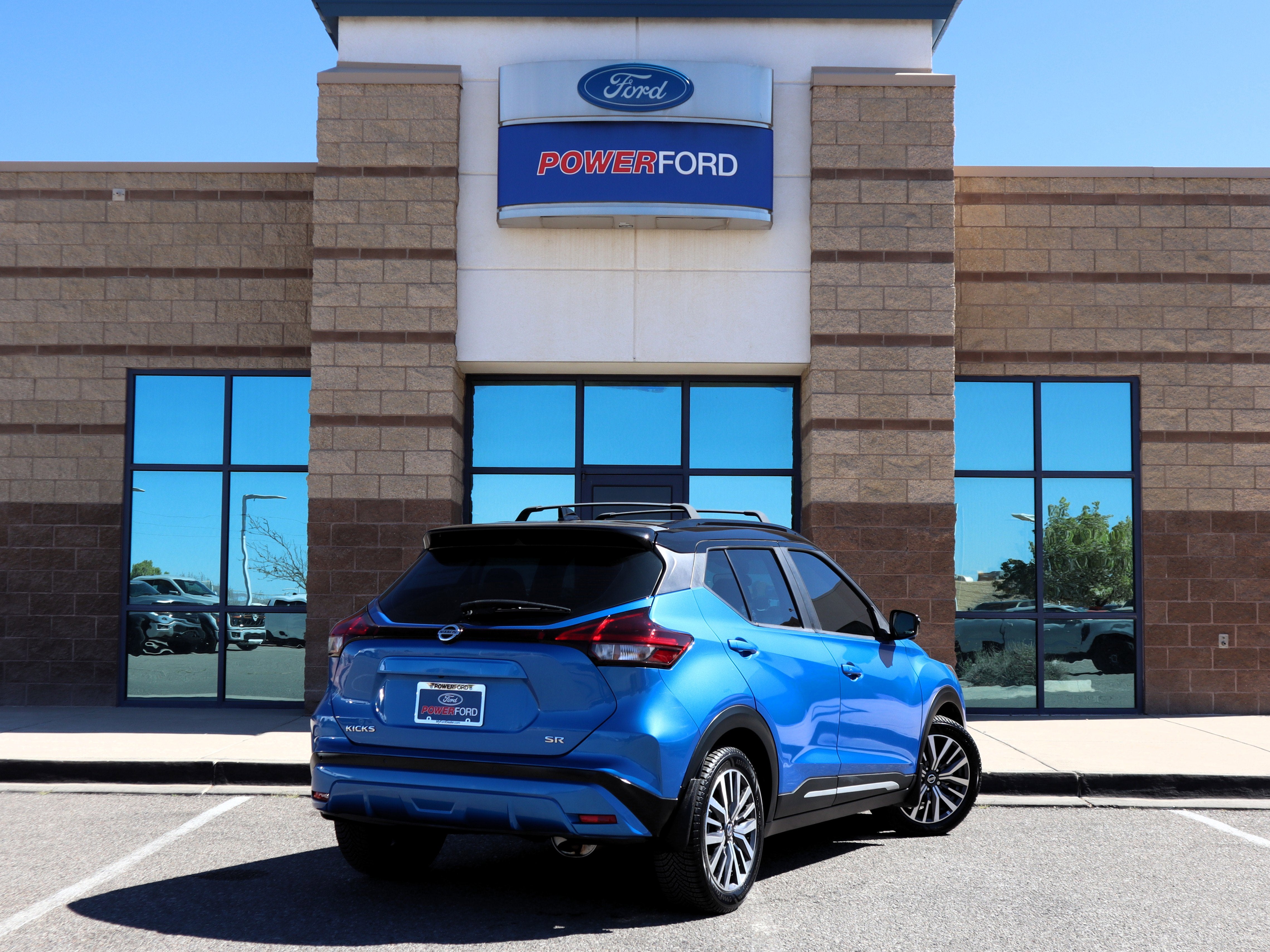 2021 Nissan Kicks SR