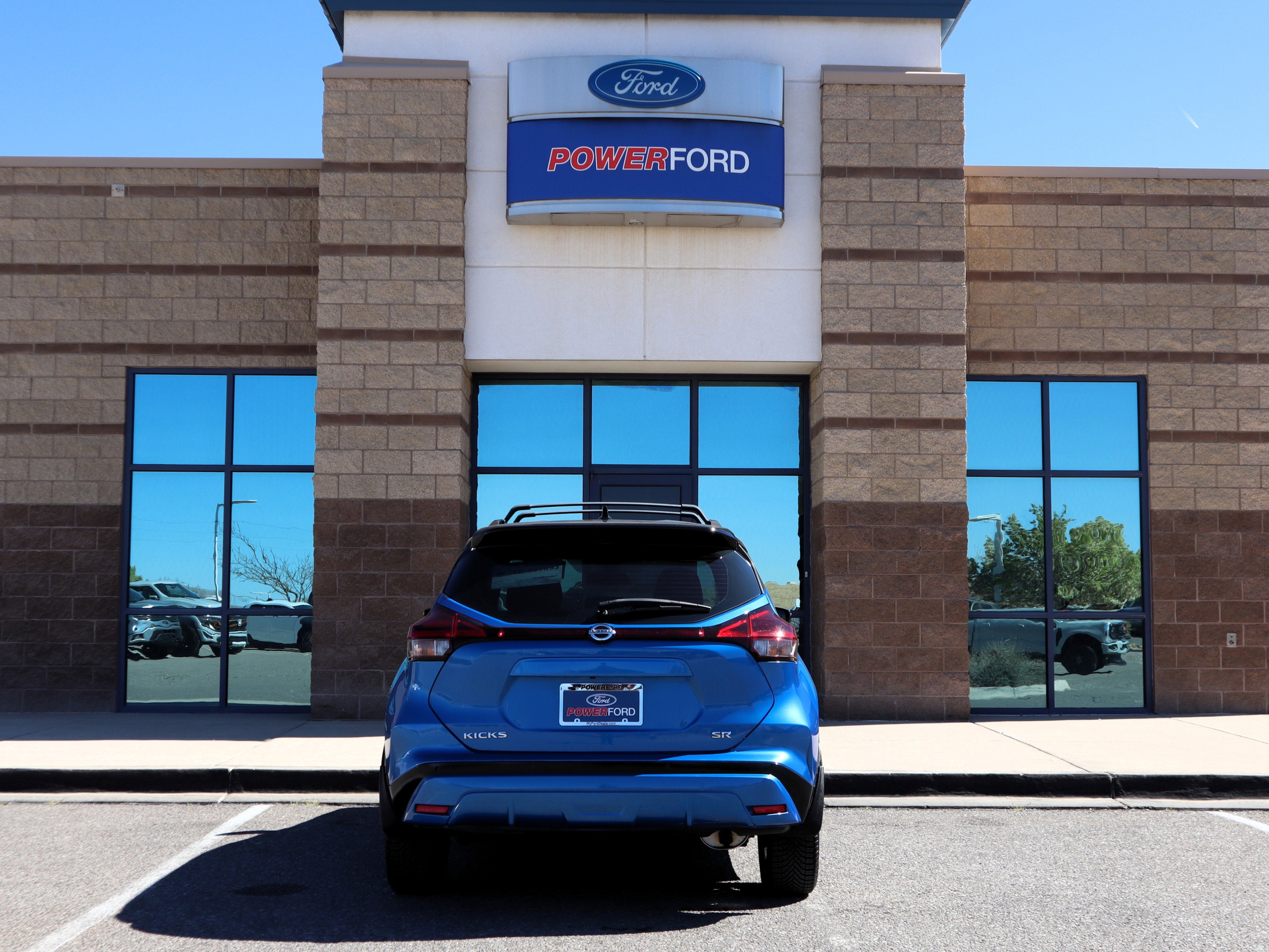 2021 Nissan Kicks SR