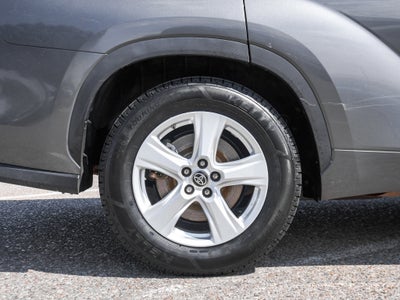 2022 Toyota Highlander LE
