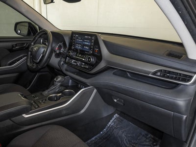 2022 Toyota Highlander LE