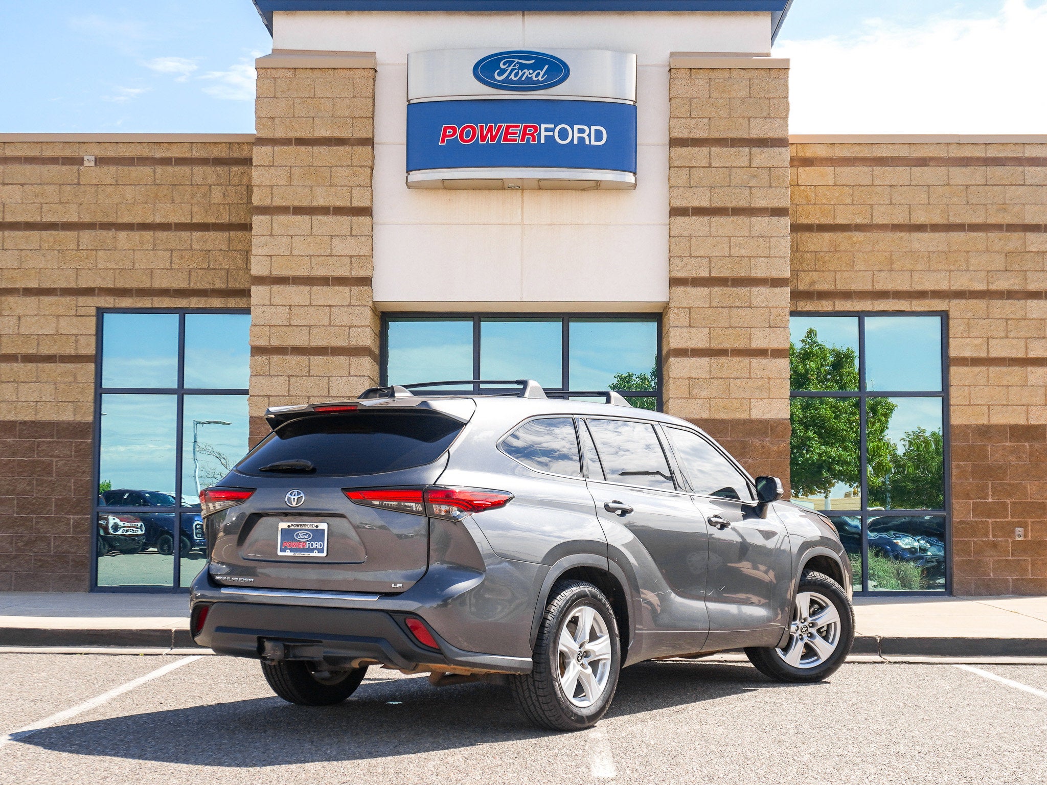 2022 Toyota Highlander LE