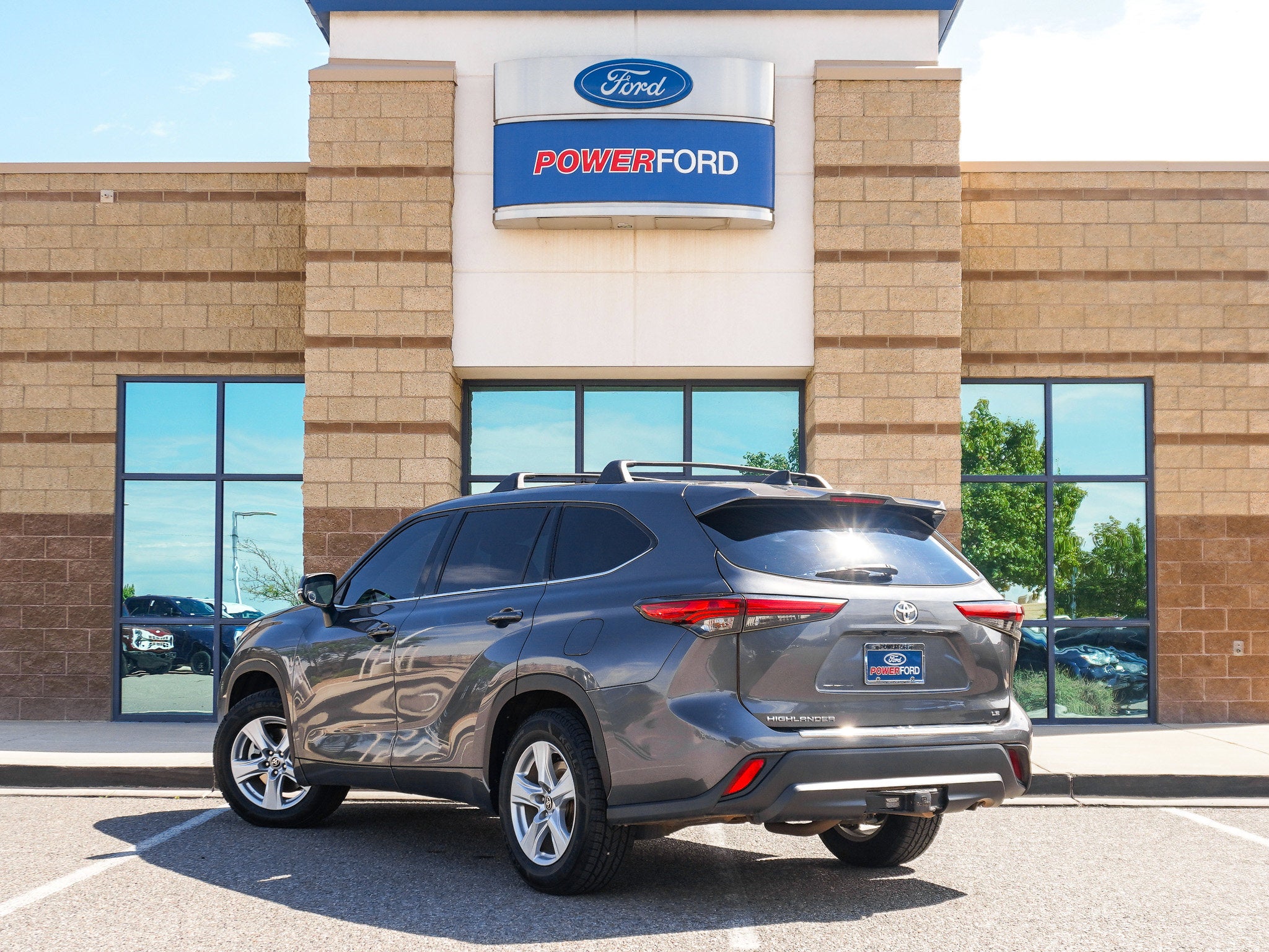 2022 Toyota Highlander LE