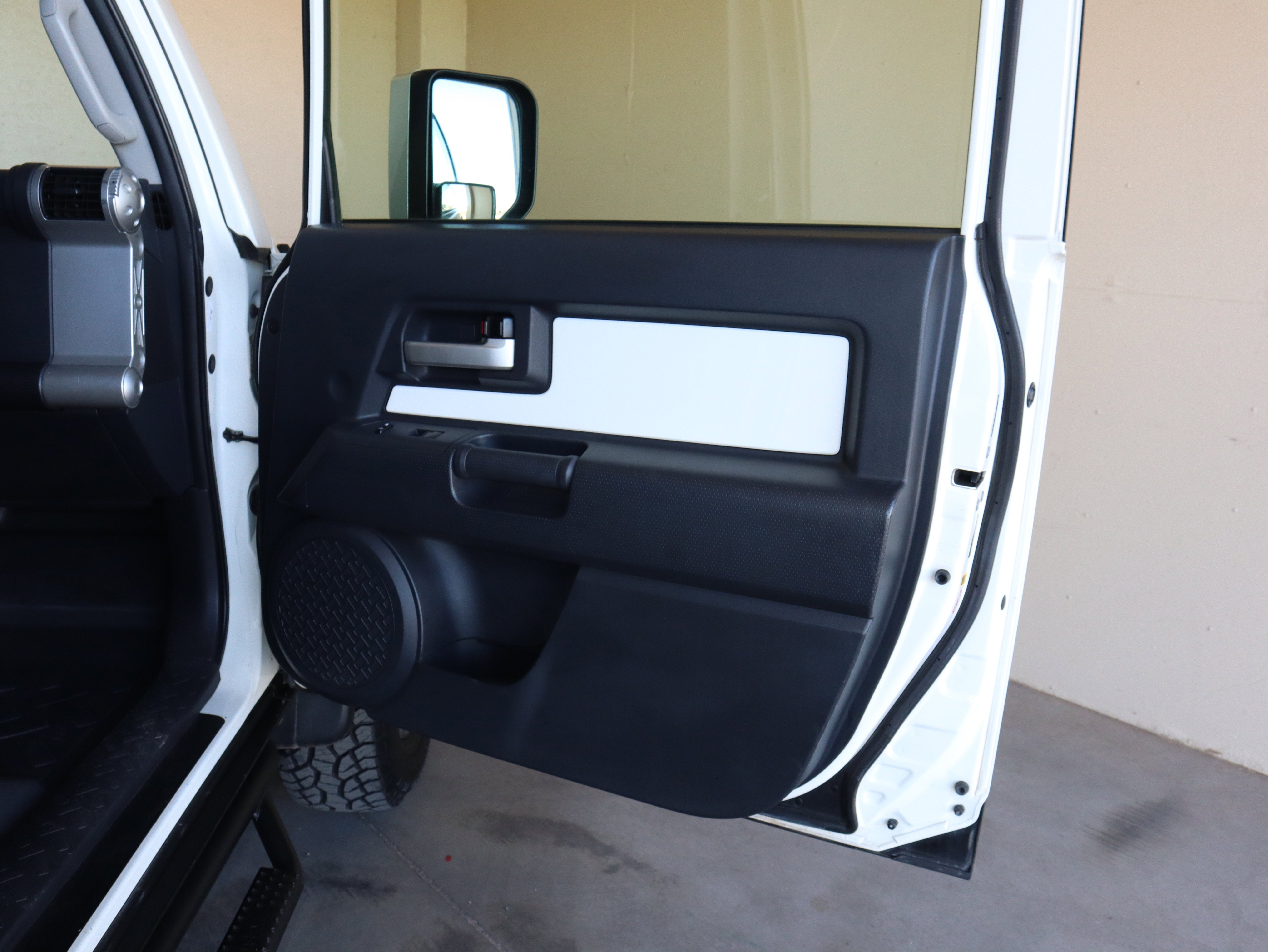 2014 Toyota FJ Cruiser Base