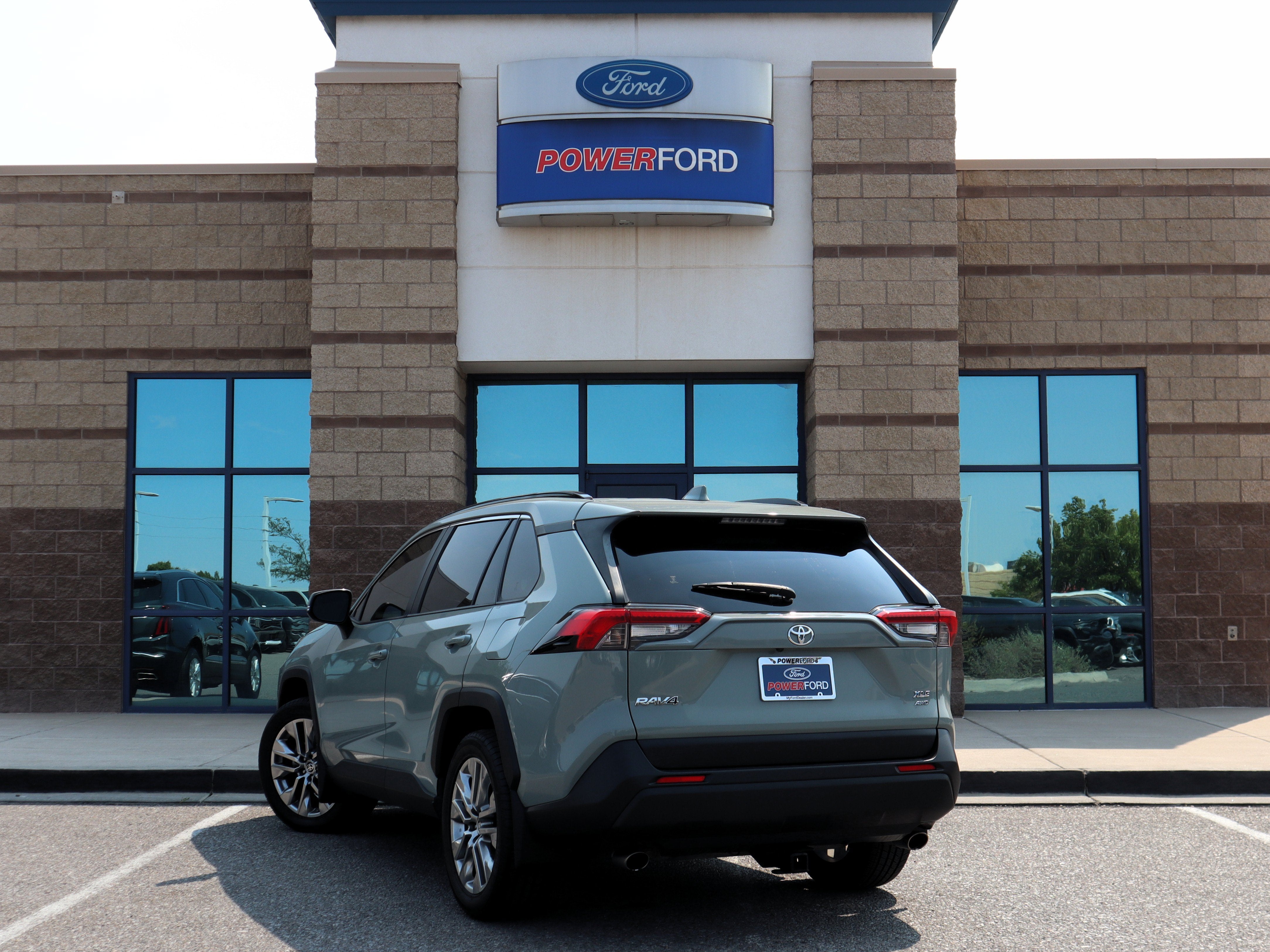 2020 Toyota RAV4 XLE Premium