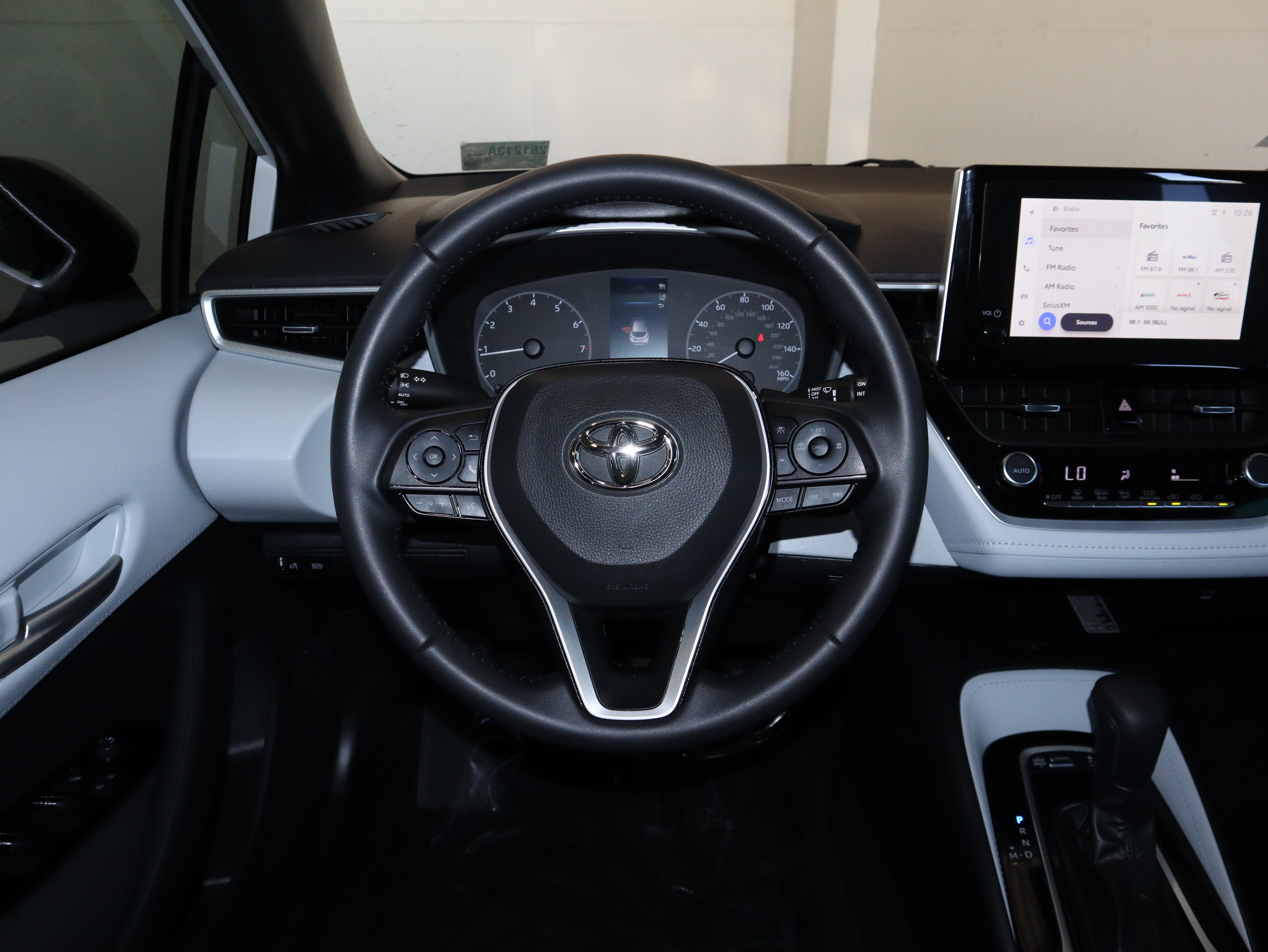 2025 Toyota Corolla Hatchback SE