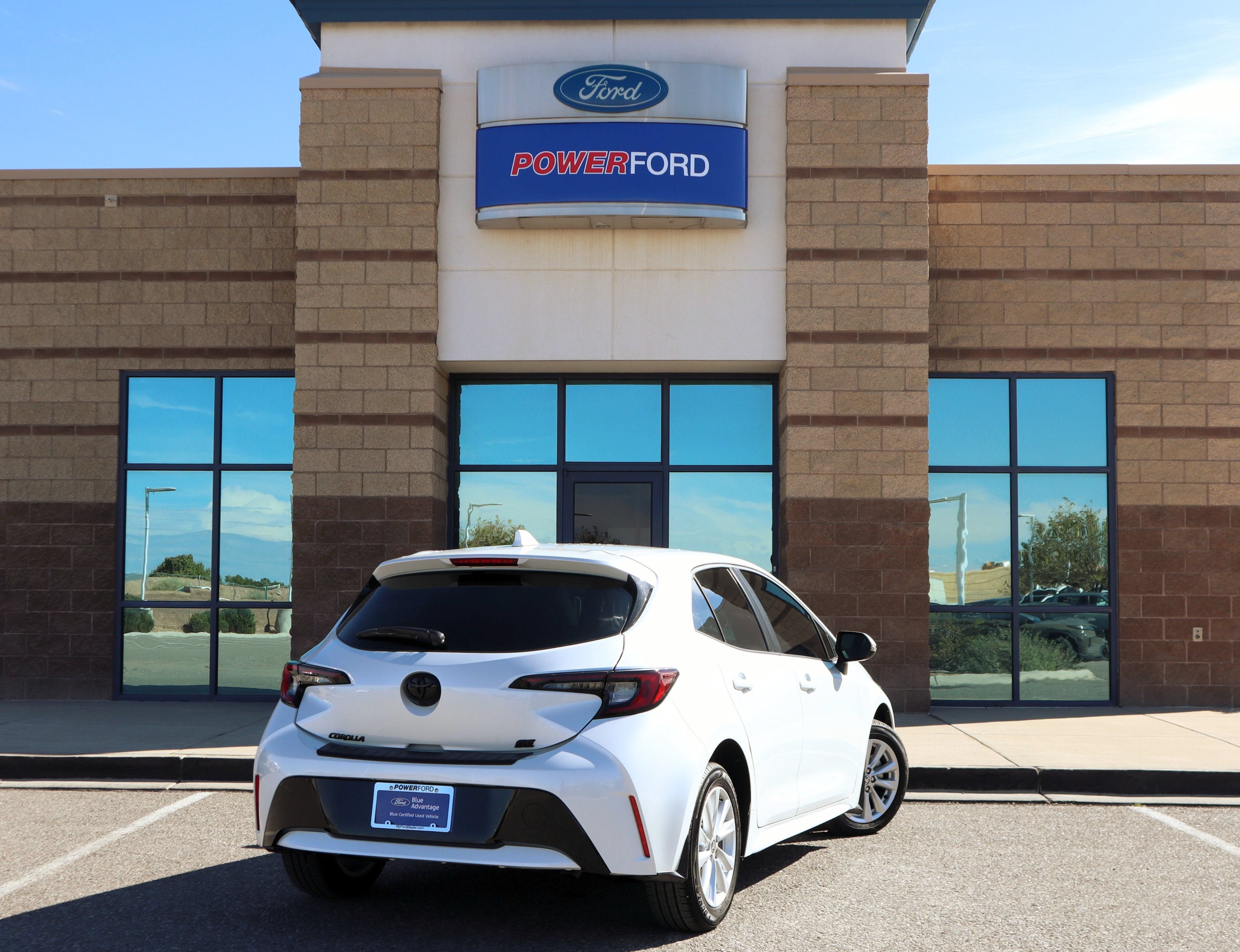 2025 Toyota Corolla Hatchback SE