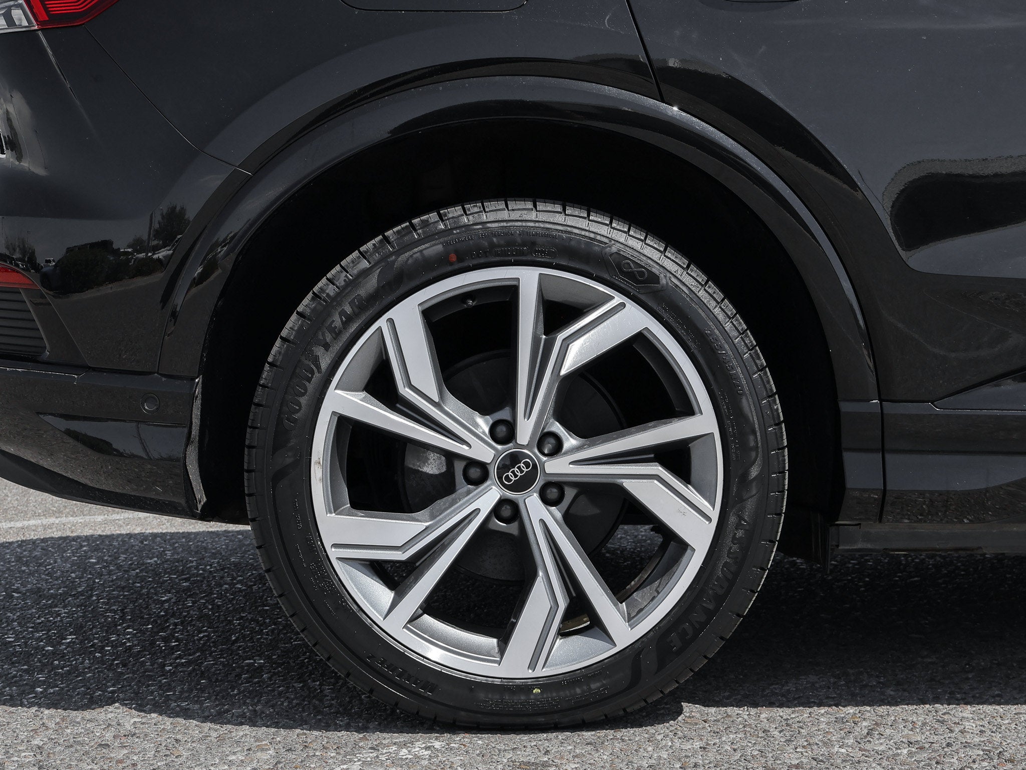 2024 Audi Q4 Sportback e-tron Premium Plus quattro