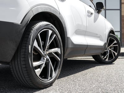 2022 Volvo XC40 R-Design