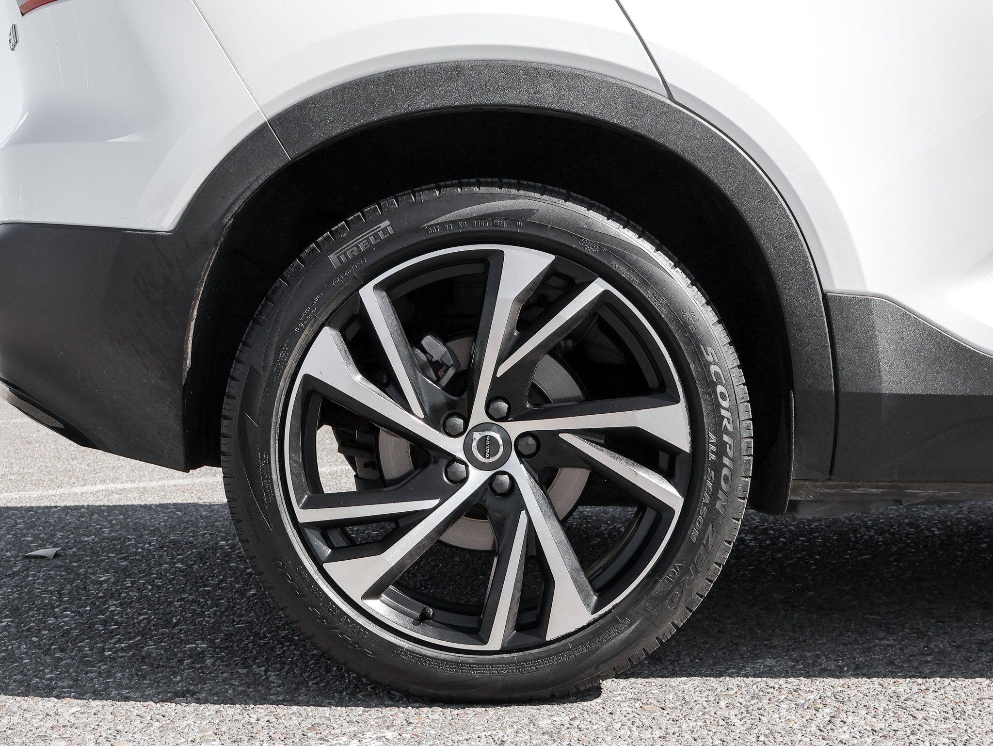 2022 Volvo XC40 R-Design