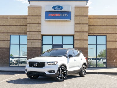 2022 Volvo XC40 R-Design