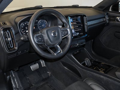2022 Volvo XC40 R-Design