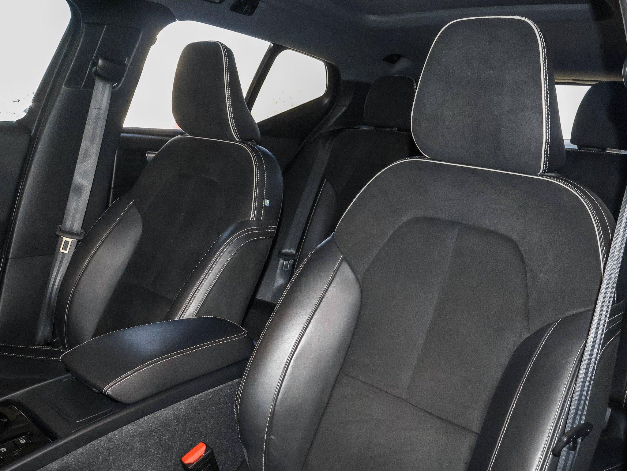 2022 Volvo XC40 R-Design