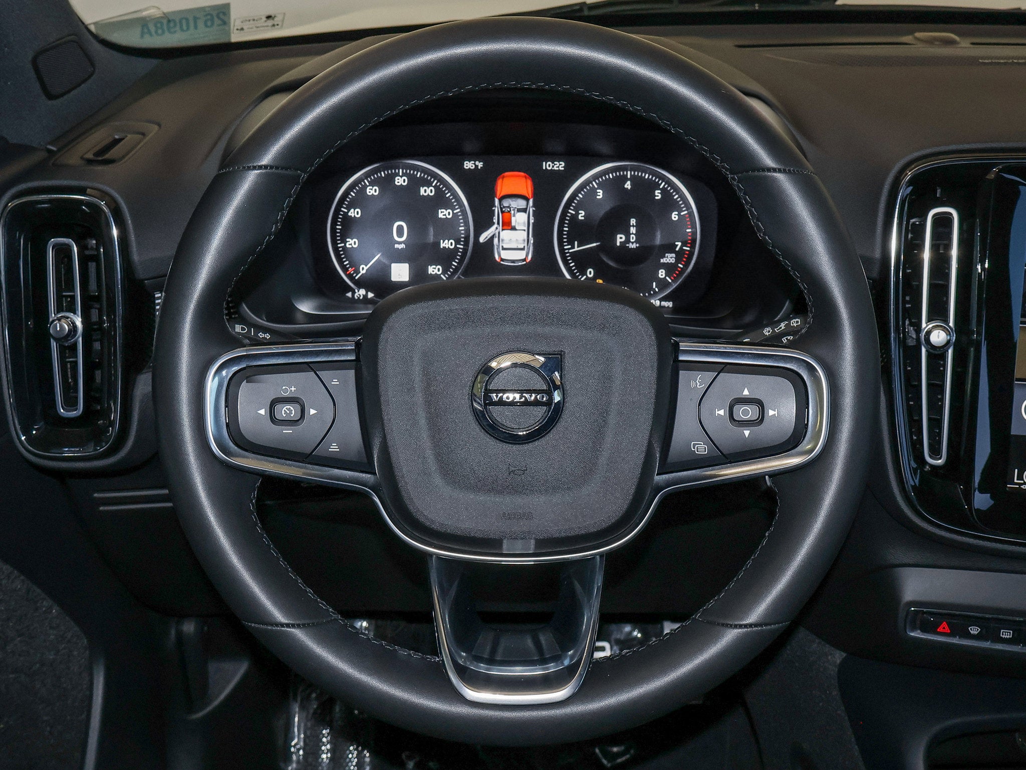 2022 Volvo XC40 R-Design