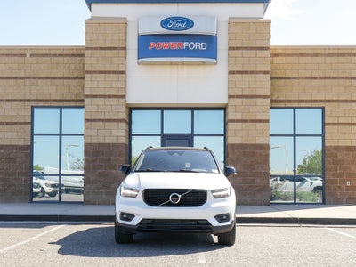 2022 Volvo XC40 R-Design