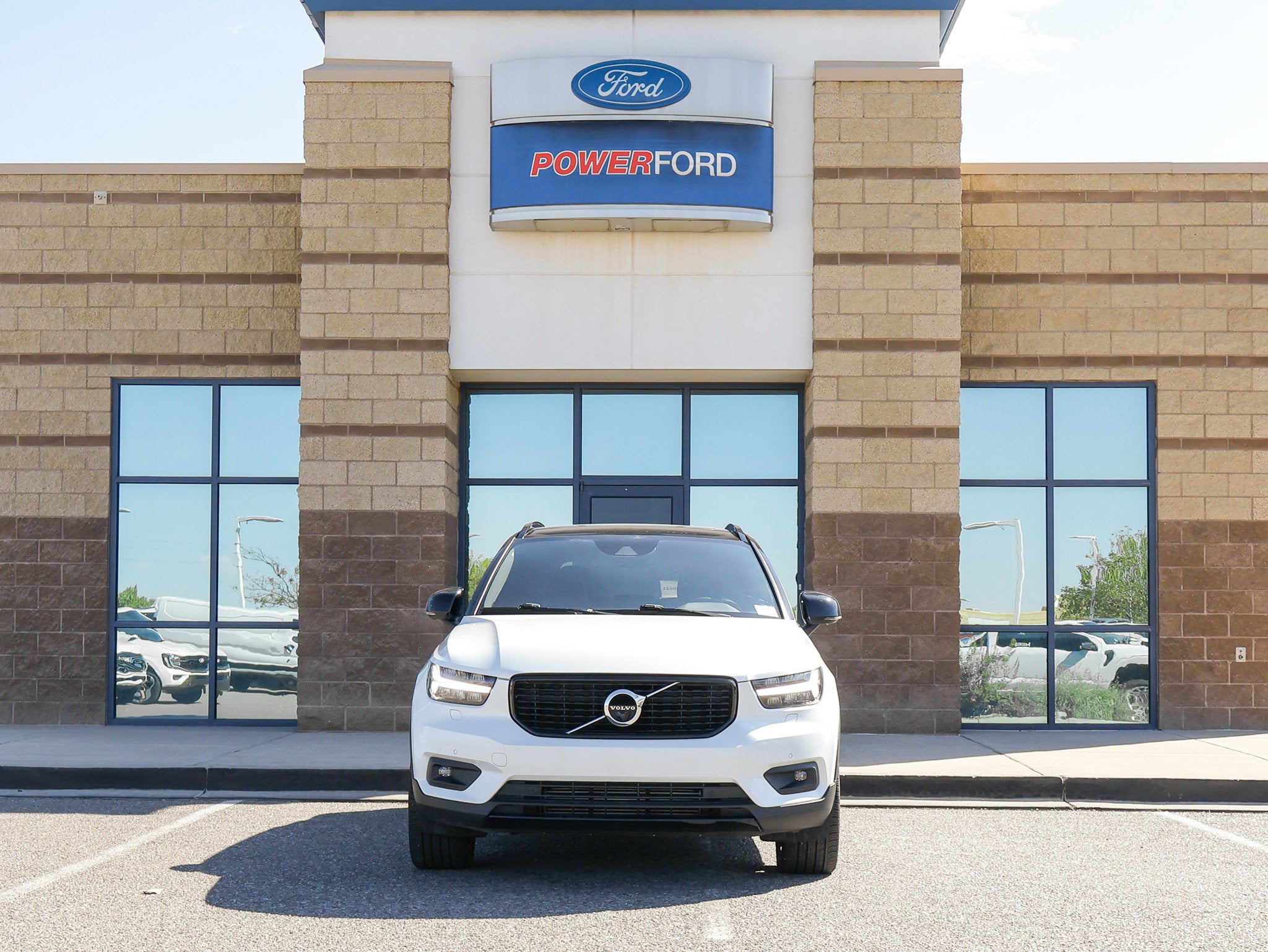 2022 Volvo XC40 R-Design
