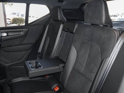 2022 Volvo XC40 R-Design