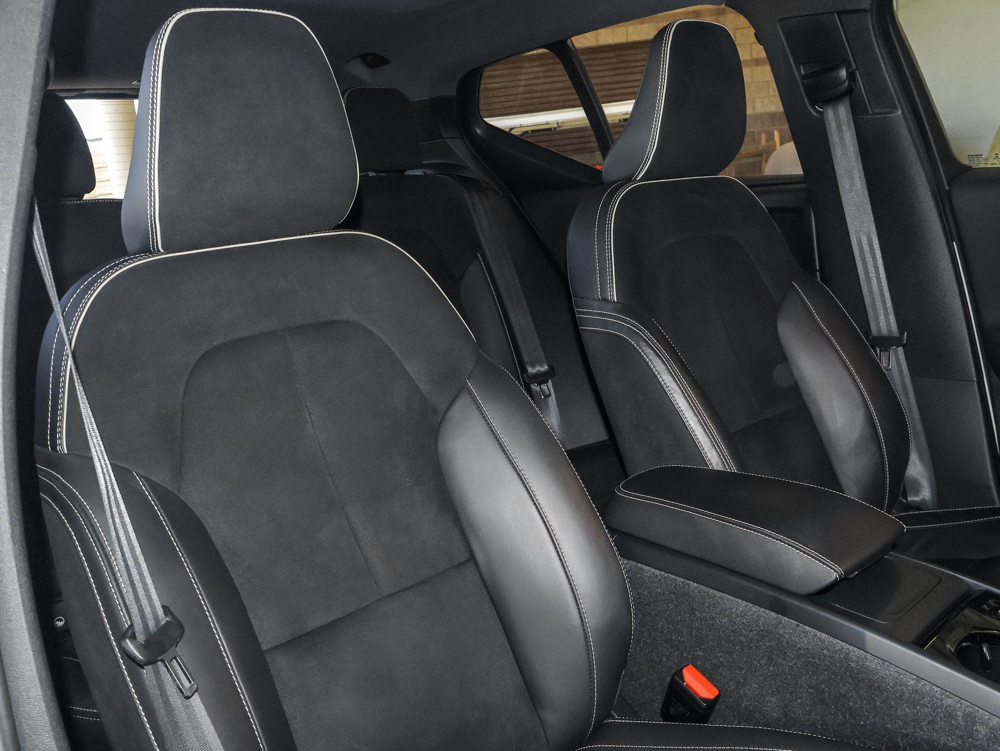 2022 Volvo XC40 R-Design