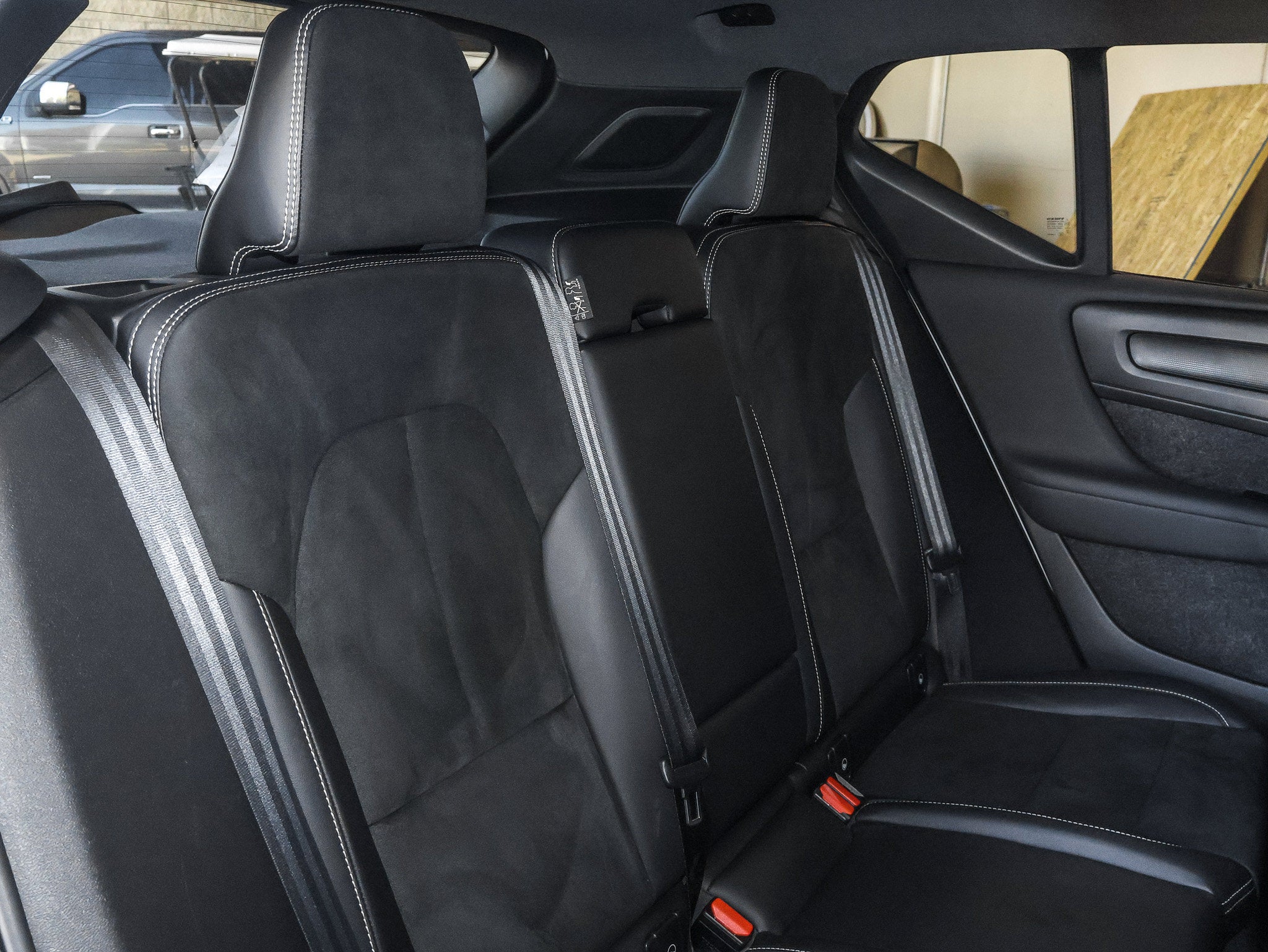 2022 Volvo XC40 R-Design