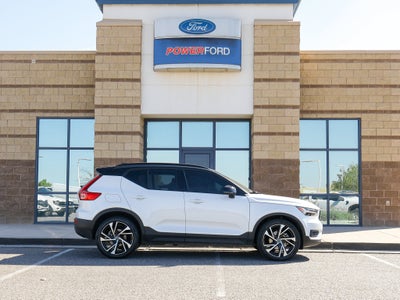 2022 Volvo XC40 R-Design